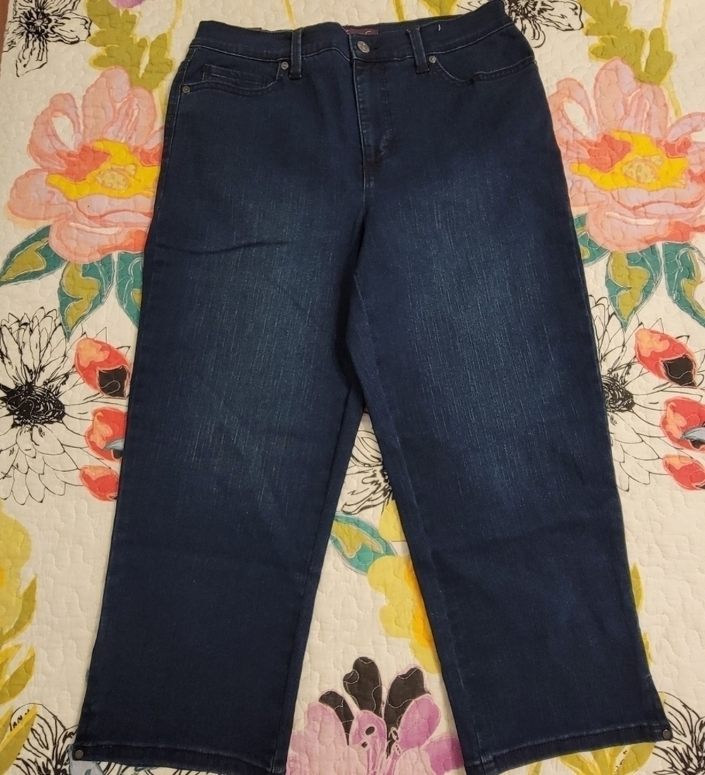 NWT Gloria Vanderbilt Ladies Capri Jeans
